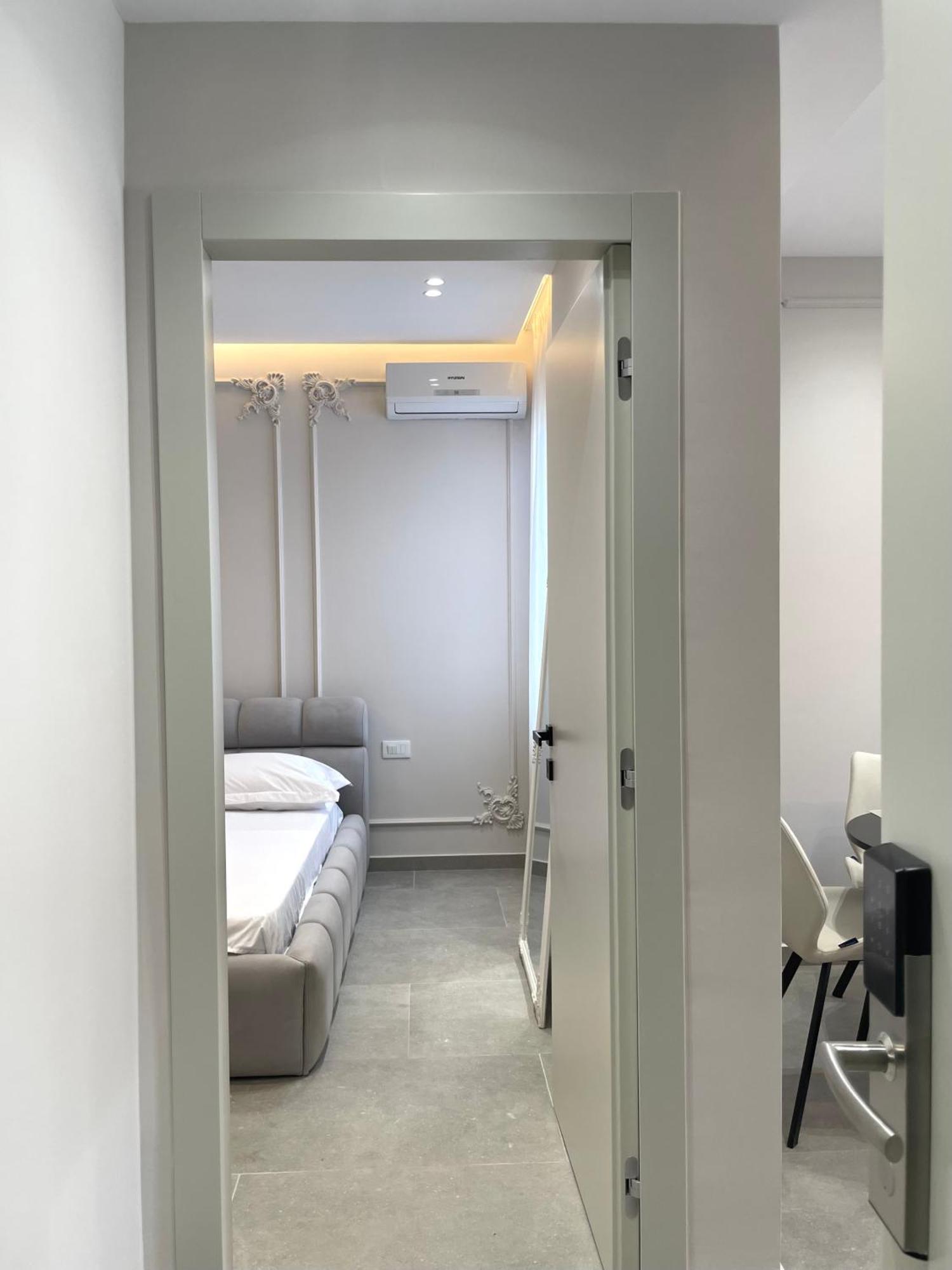 New Bazaar Apartments Тирана Номер фото